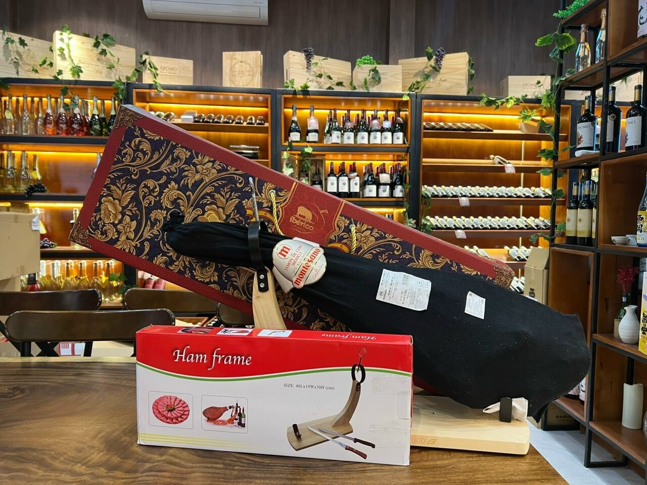 HỘP QUÀ : Montesano- Jamon Bellota pure Iberico 100%  (Full ham 7-9kg)